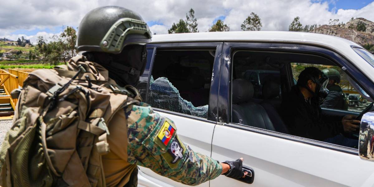 La comunidad internacional condena el ataque a la caravana presidencial en Cañar