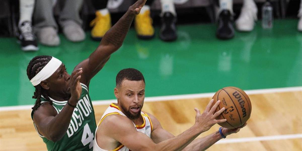 Los Warriors dan un golpe de autoridad en Boston