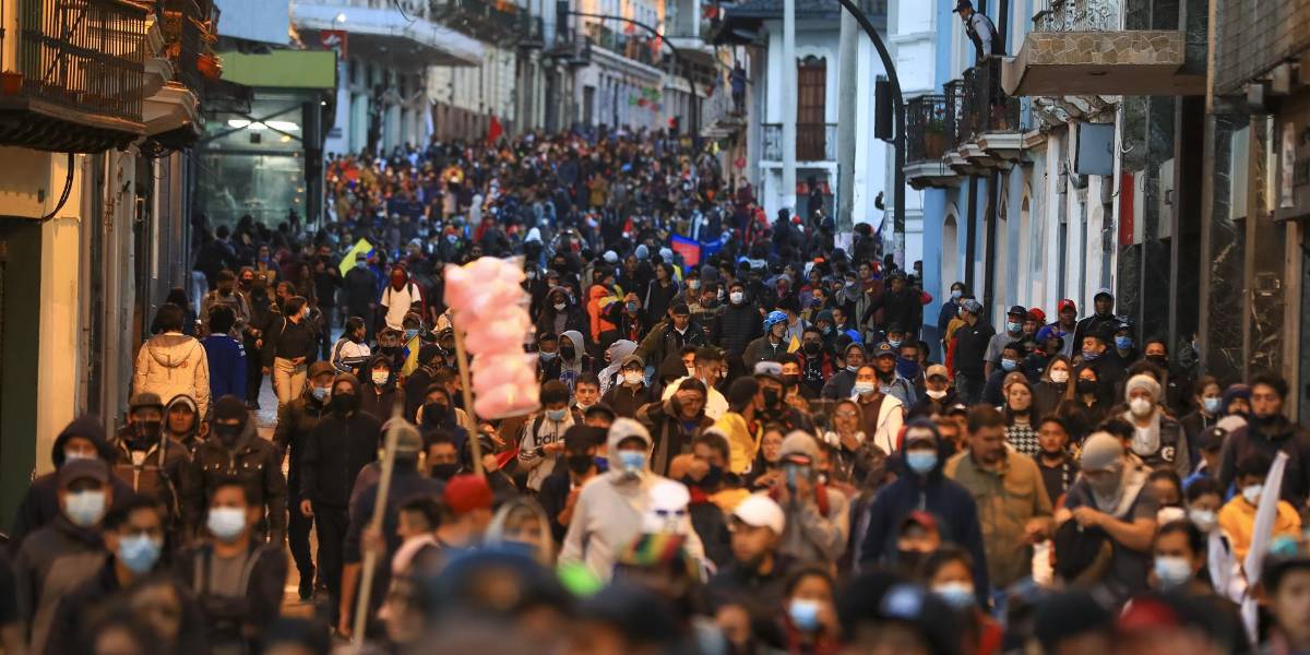 Ministro del Interior insiste en vincular el financiamiento de las protestas con mercados ilegales