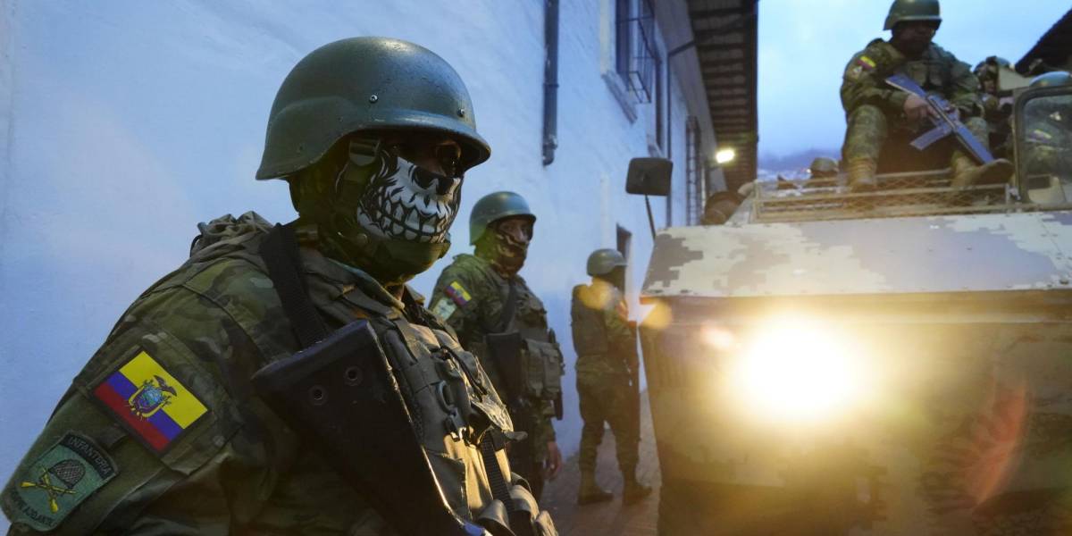 La declaración de conflicto armado interno en Ecuador permite a las FF.AA. usar armas letales contra terroristas