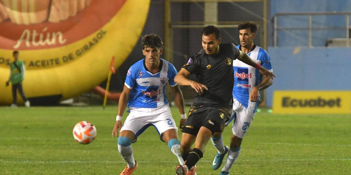 Aucas consigue agónico empate con tres jugadores expulsados en Manta