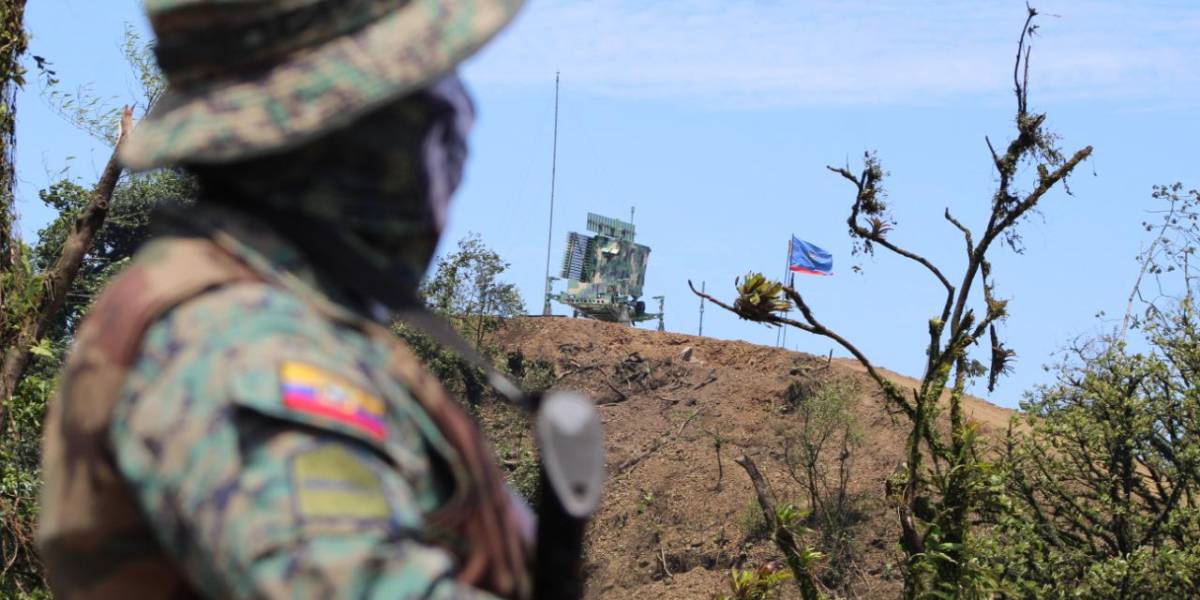 Ministro de Defensa confirma que explosión dañó el radar en el cerro de Montecristi