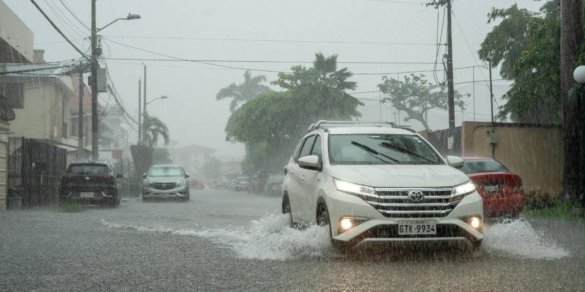 El número de personas afectadas por las lluvias asciende a 7 441, en Ecuador