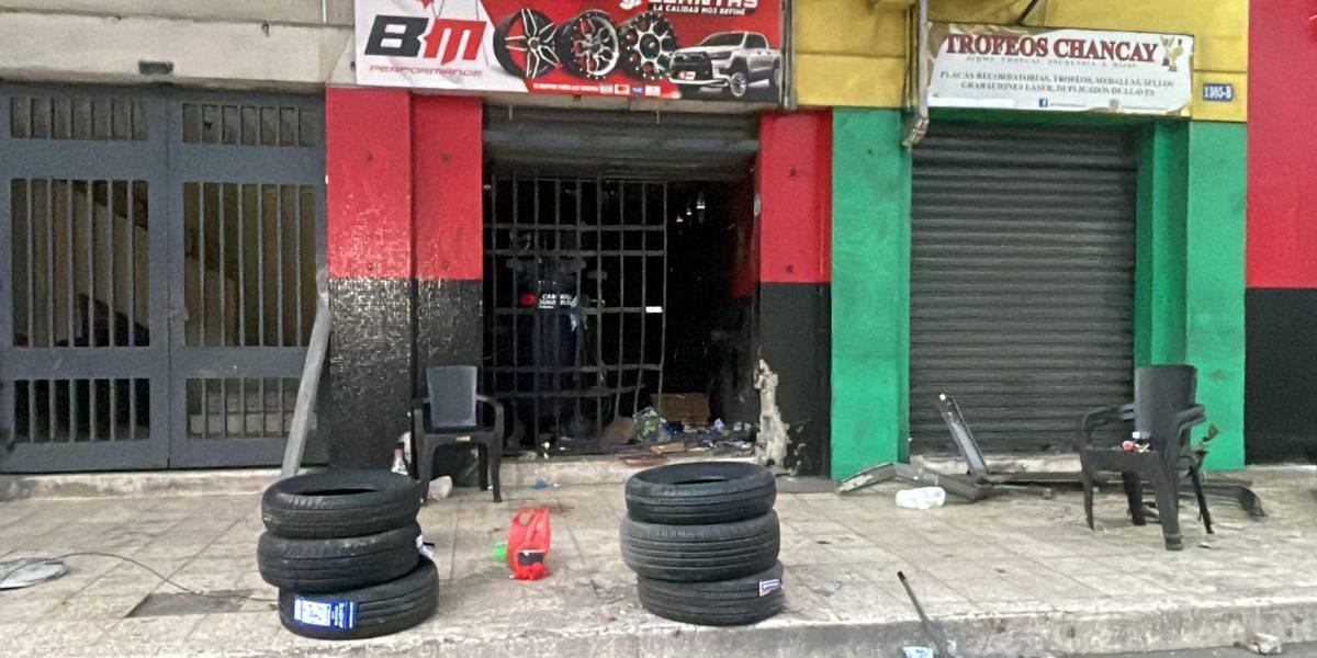 Un local de repuestos del centro de Guayaquil fue atacado con un explosivo