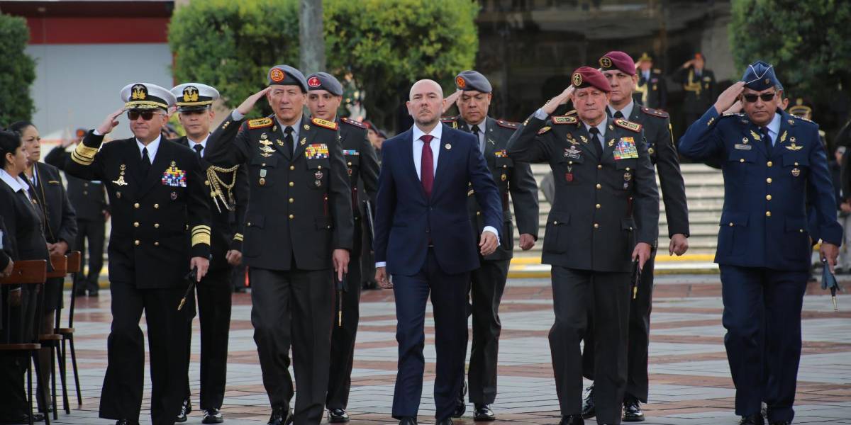 A Giancarlo Loffredo le dieron la bienvenida en el Ministerio de Defensa