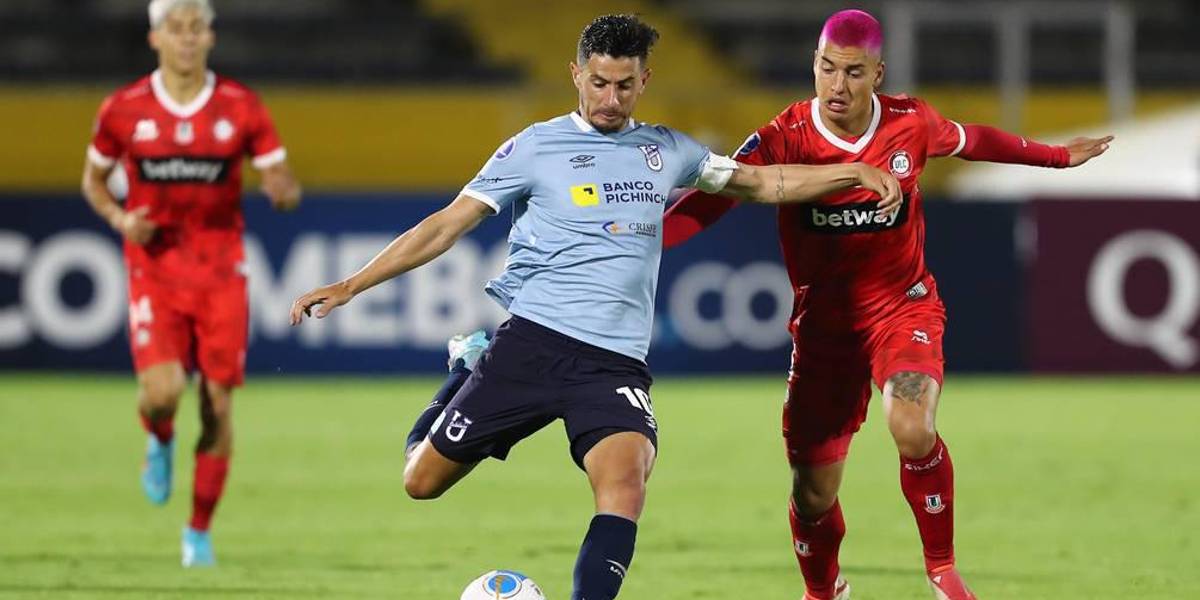 U. Católica busca su primera victoria en la Copa Sudamericana ante Banfield