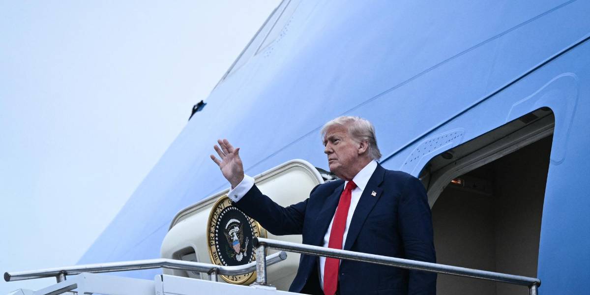 Donald Trump llega a Escocia para una visita que mezclará diplomacia y golf