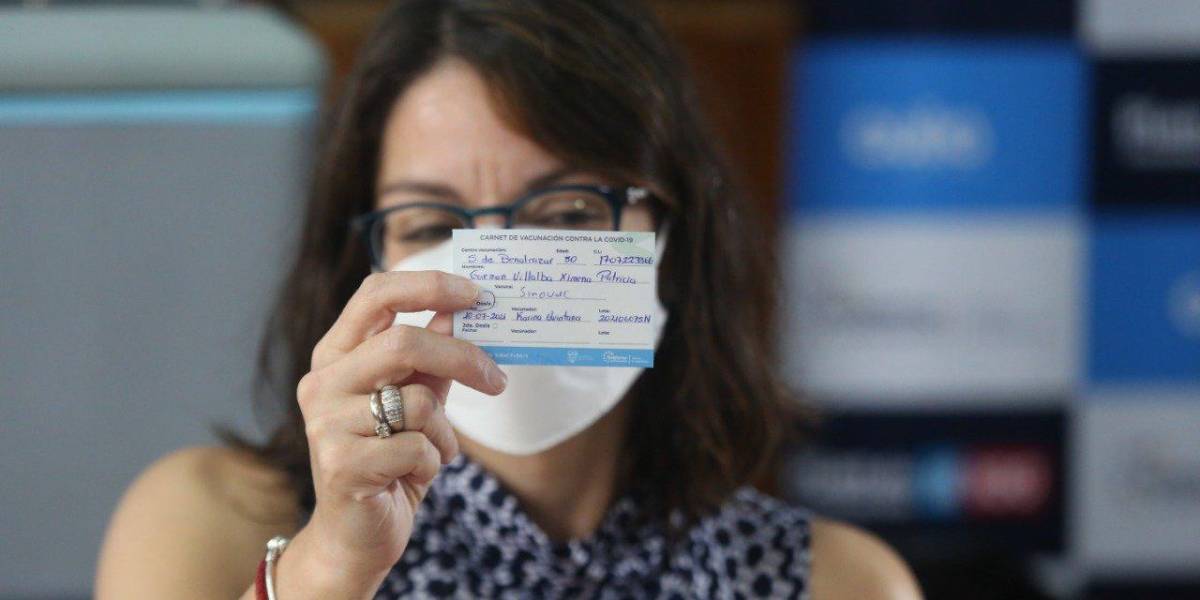 Ministra de Salud plantea que en Ecuador se pida únicamente el certificado de vacunación obtenido de manera digital