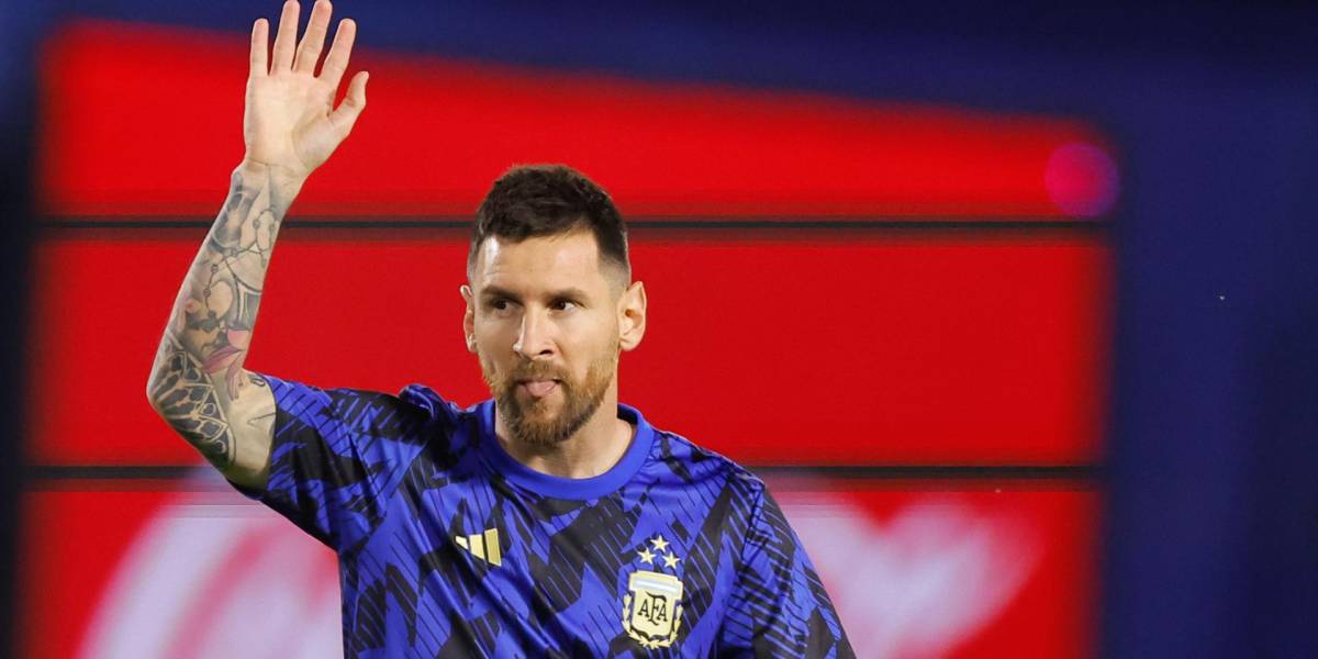 Lionel Messi recibe una curiosa colección, por su victoria en Qatar 2022