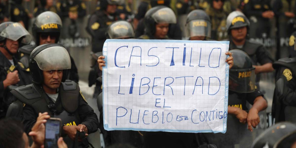 Manifestantes en varios puntos de Perú rechazan a Boluarte y piden comicios