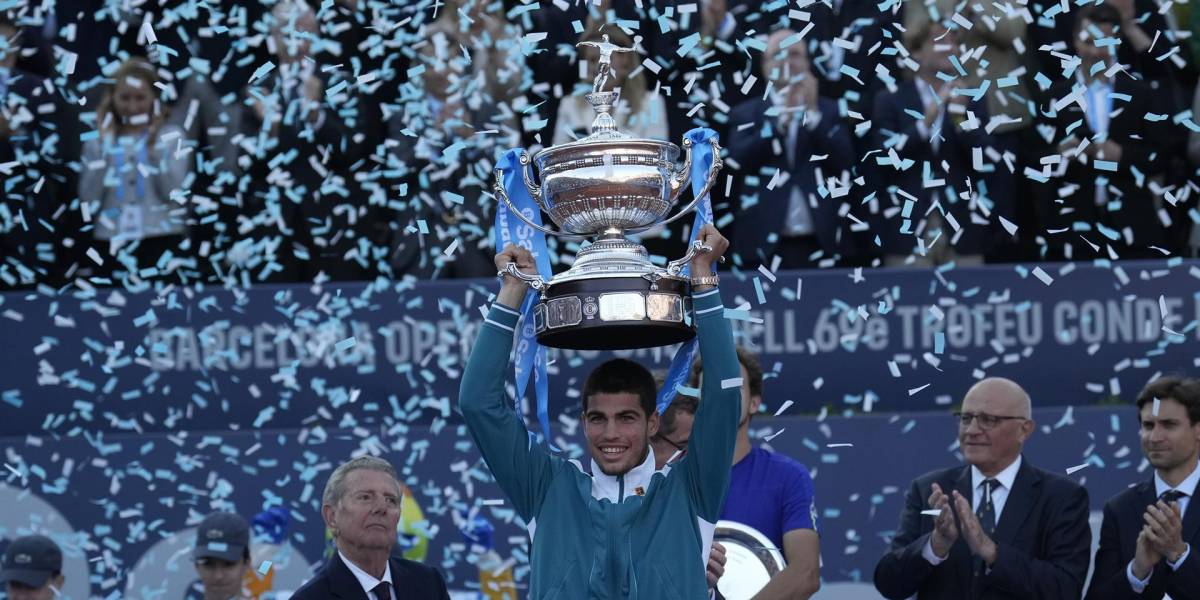 Tenis: Carlos Alcaraz logra su primer trofeo Conde de Godó