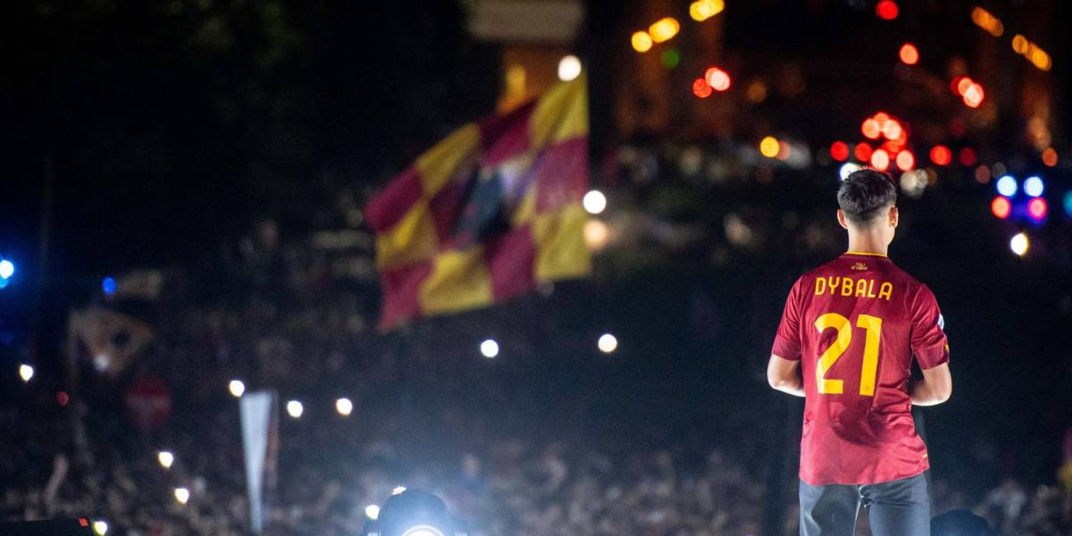 10.000 hinchas de la Roma acudieron a la presentación de Dybala