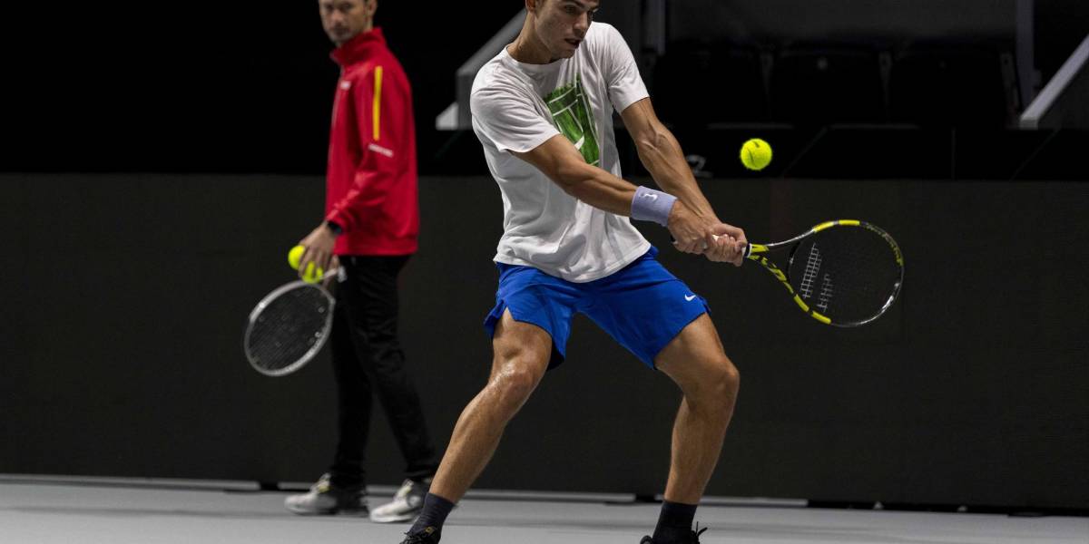 España sufre baja de última hora por COVID-19 antes de enfrentar a Ecuador en Copa Davis