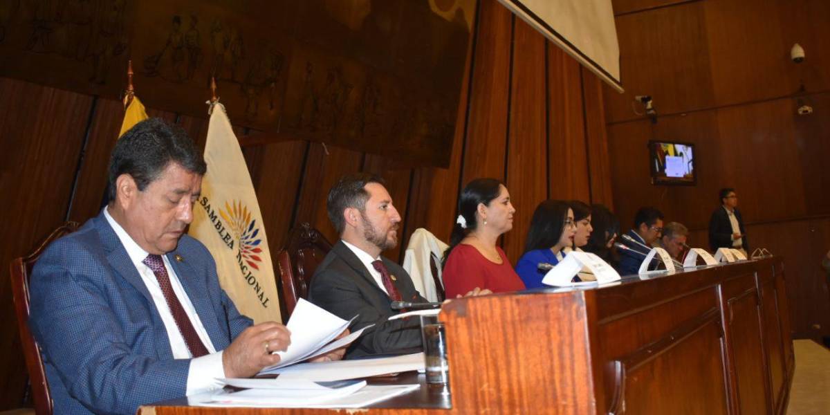 Asamblea decidirá si se hace pública información reservada del caso Encuentro