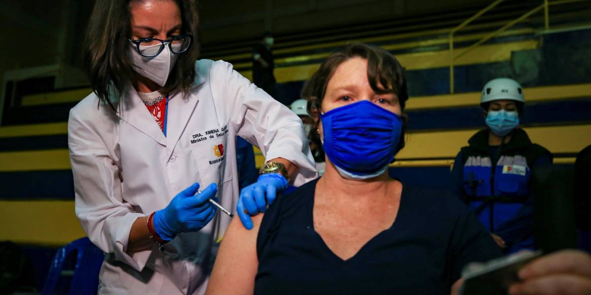 Ecuador en la lista de más de 10 países a los que Estados Unidos donará vacunas contra COVID-19
