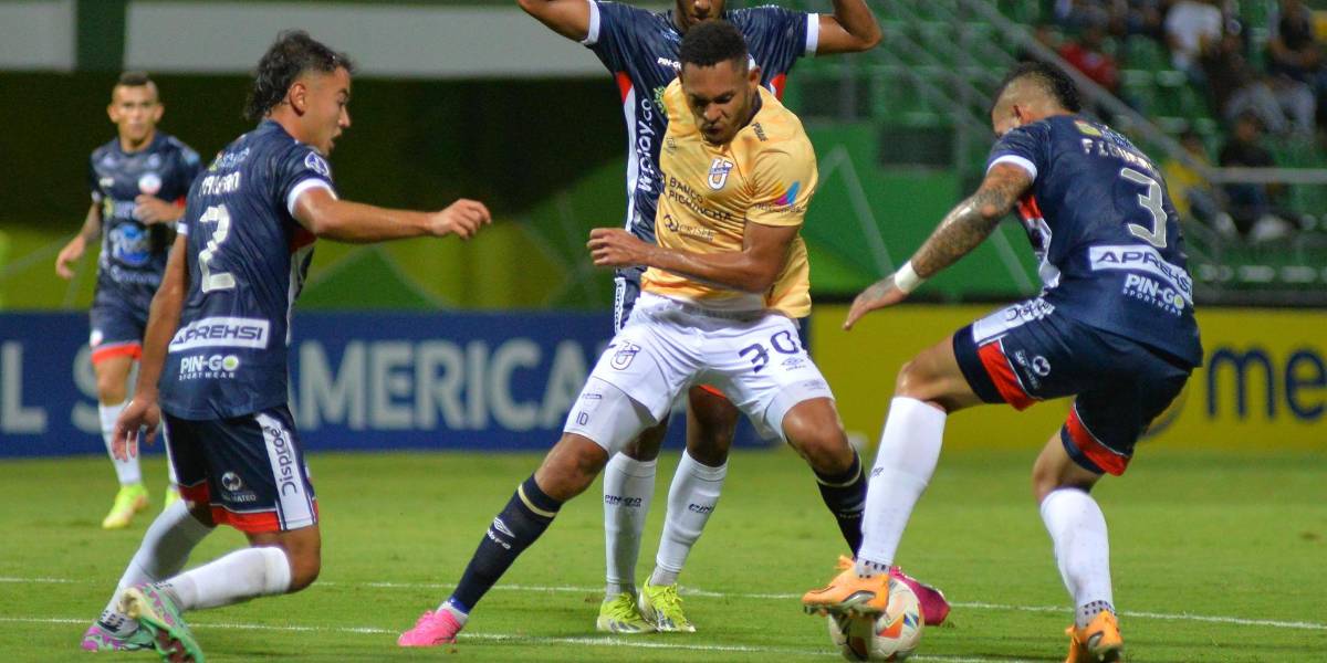 Universidad Católica remontó y venció 3-1 a Alianza FC y consolida su liderato en Copa Sudamericana