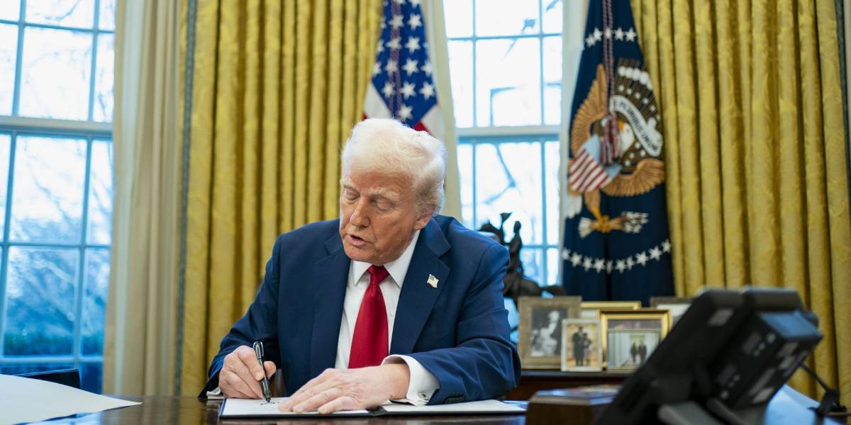 Entran en vigor los aranceles del 25 % para bienes de Canadá y México y 10 % para China