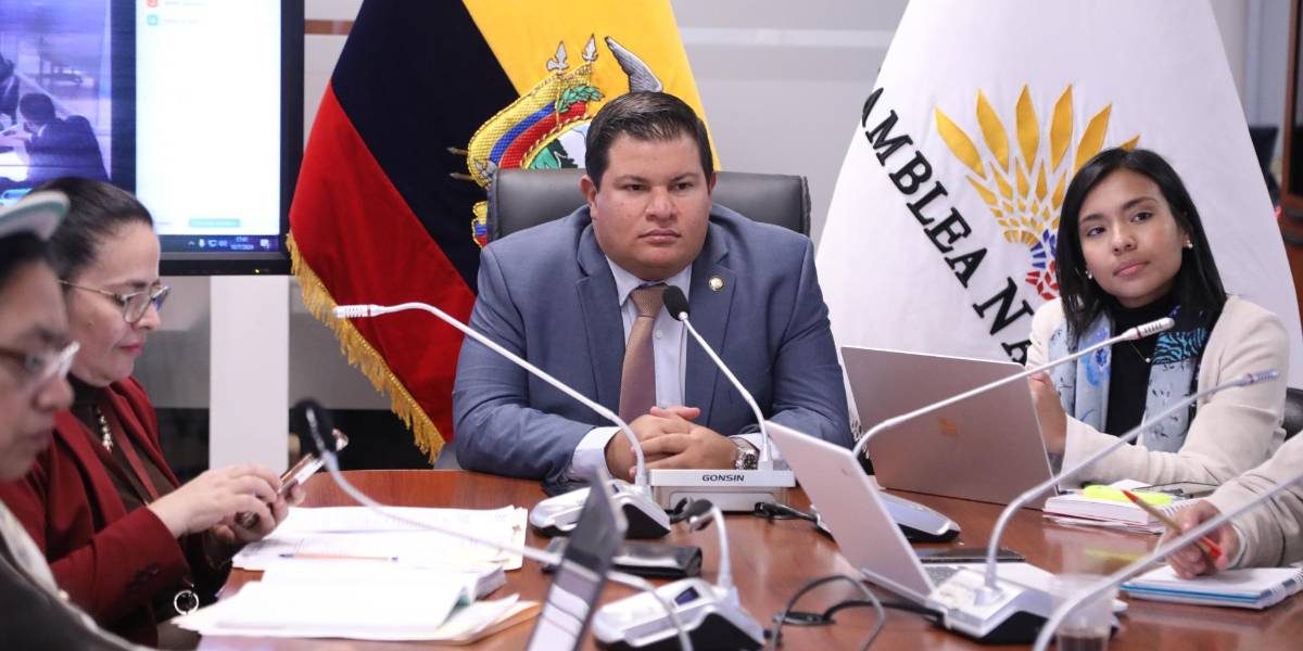 Asamblea: la provisión de servicios de salud y deuda a las dializadoras se analizó en la Comisión Ocasional