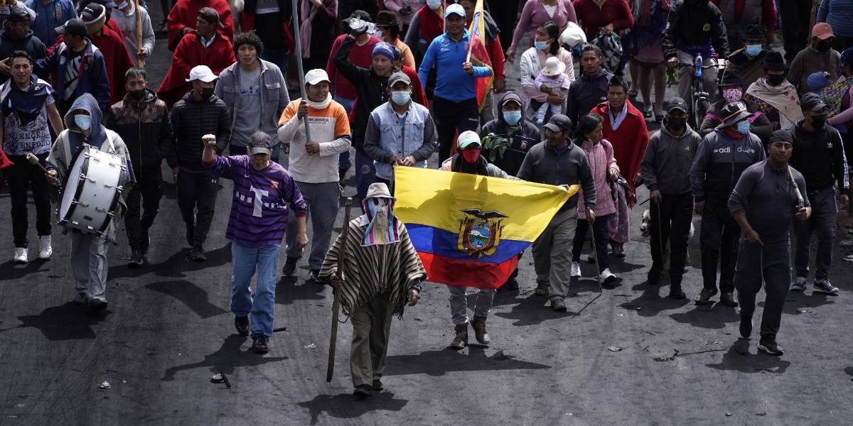 Ecuador cumple una semana de protestas con el primer manifestante fallecido