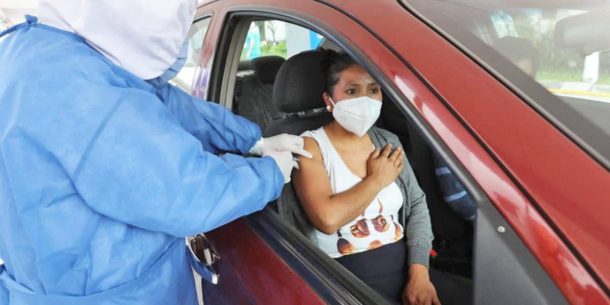 Continúa la confusión en el proceso de vacunación en Quito
