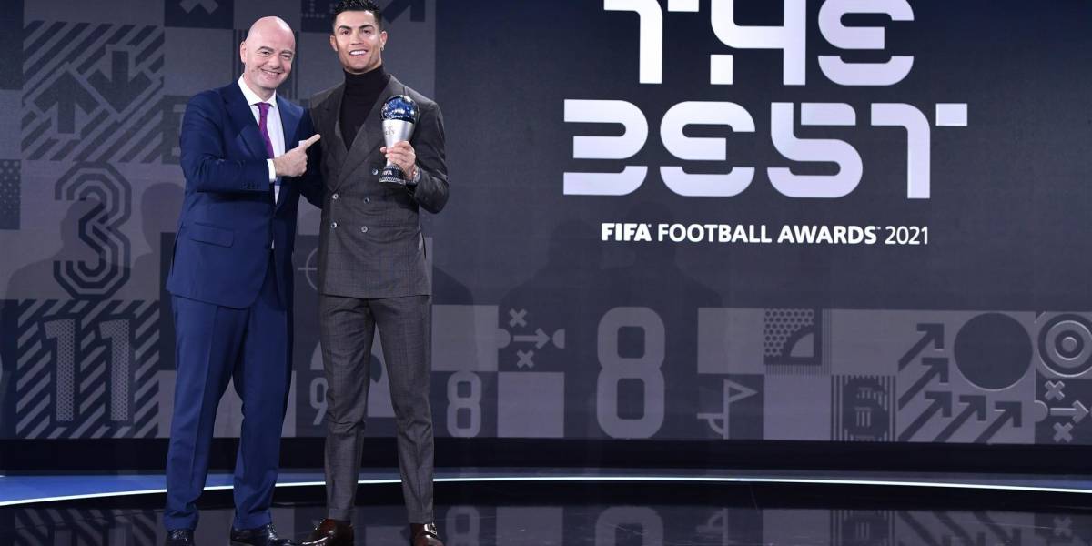 Cristiano Ronaldo recibe premio especial por récord de goles con selecciones
