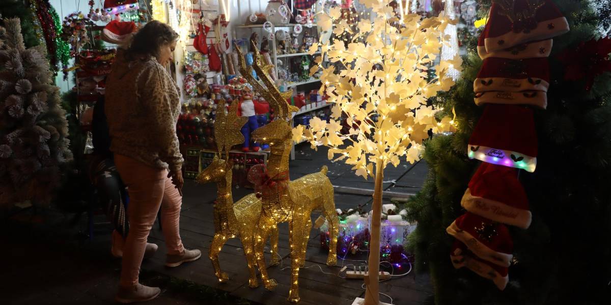 El comercio se intensifica en Quito y Guayaquil en la víspera de Nochebuena