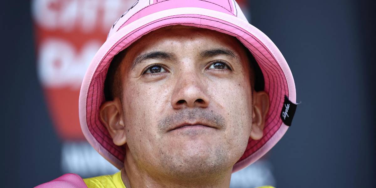Richard Carapaz fue afectado por una caída en la etapa 12 del Tour de Francia