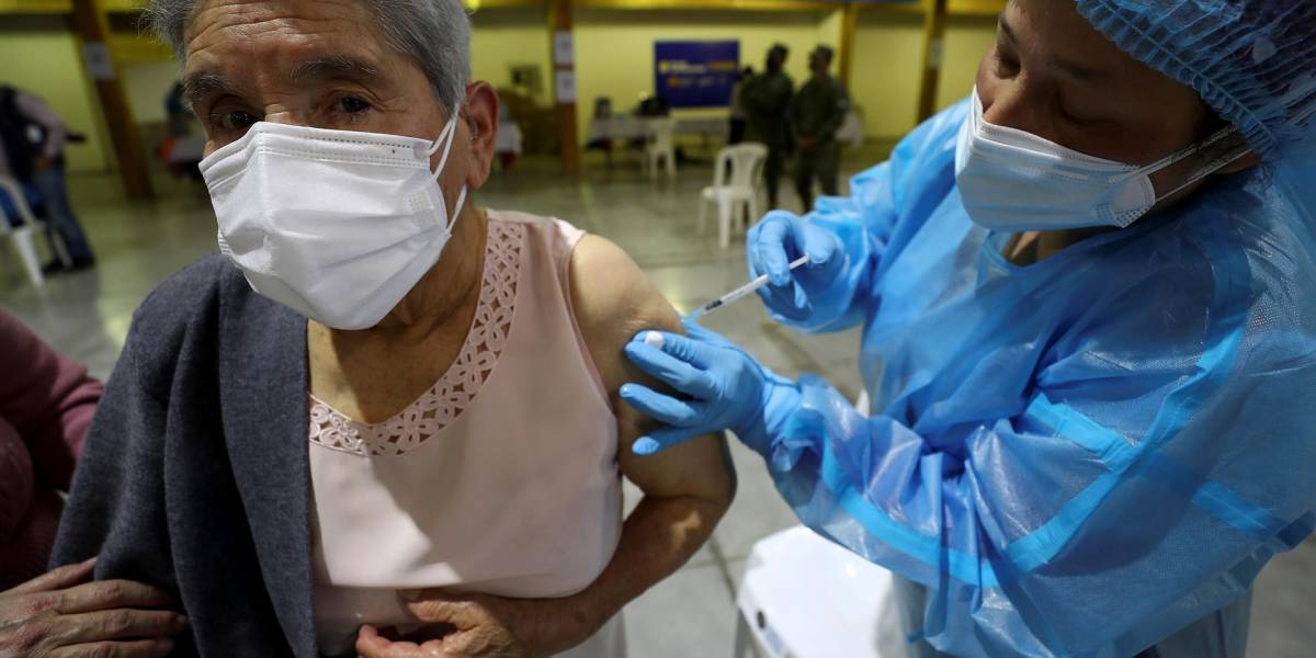 Ecuador firmó acuerdos con otros laboratorios para obtener más vacunas contra COVID-19