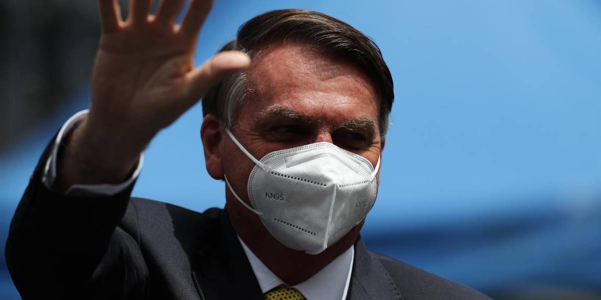 Bolsonaro pide a Pfizer anticipar entrega de vacunas contra el coronavirus