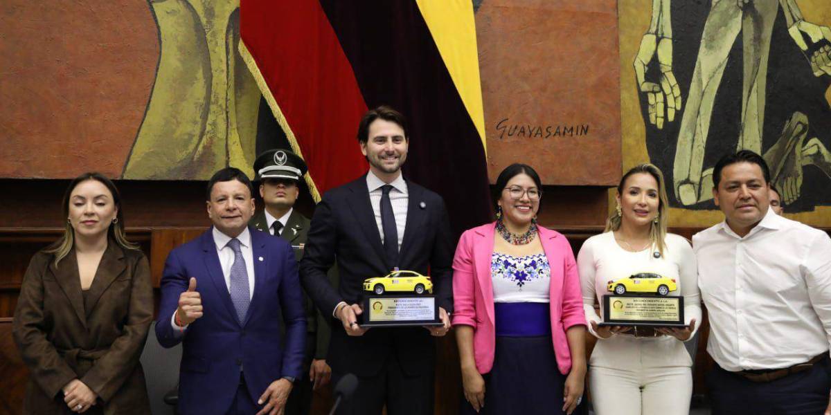 La Asamblea declara al 10 de septiembre como el Día Nacional del Taxista Ecuatoriano