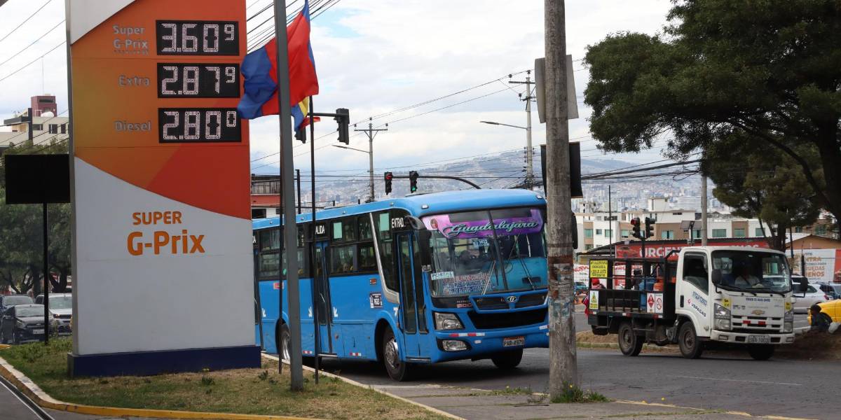 Desde este sábado 13 de septiembre, el diésel cuesta un dólar más en Ecuador