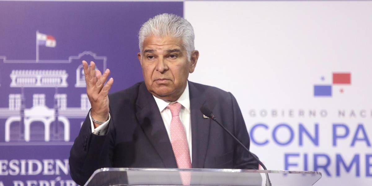 Panamá recibe a 119 migrantes deportados de EE. UU. y facilitará su retorno a sus países