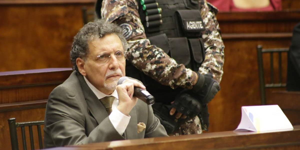 La defensa de Pablo Celi: criticó a varios convocados y defendió el desvanecimiento de glosas