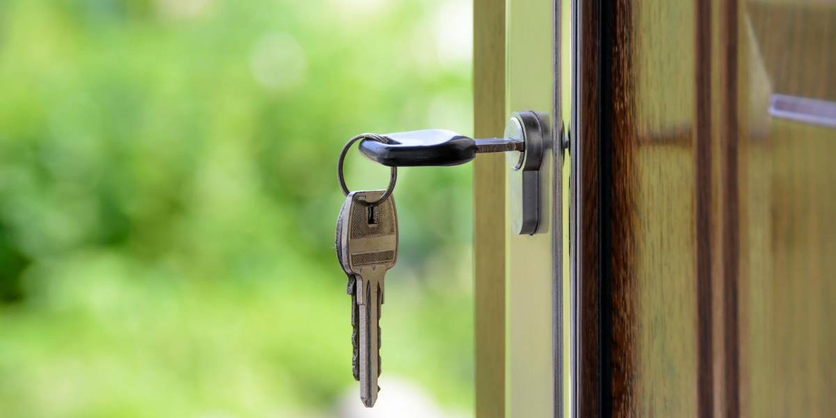 El BIESS explica el paso a paso para participar de su remate de casas