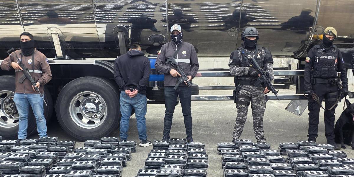La Policía decomisó 2,3 toneladas de cocaína en dos camiones cisterna que conducían colombianos