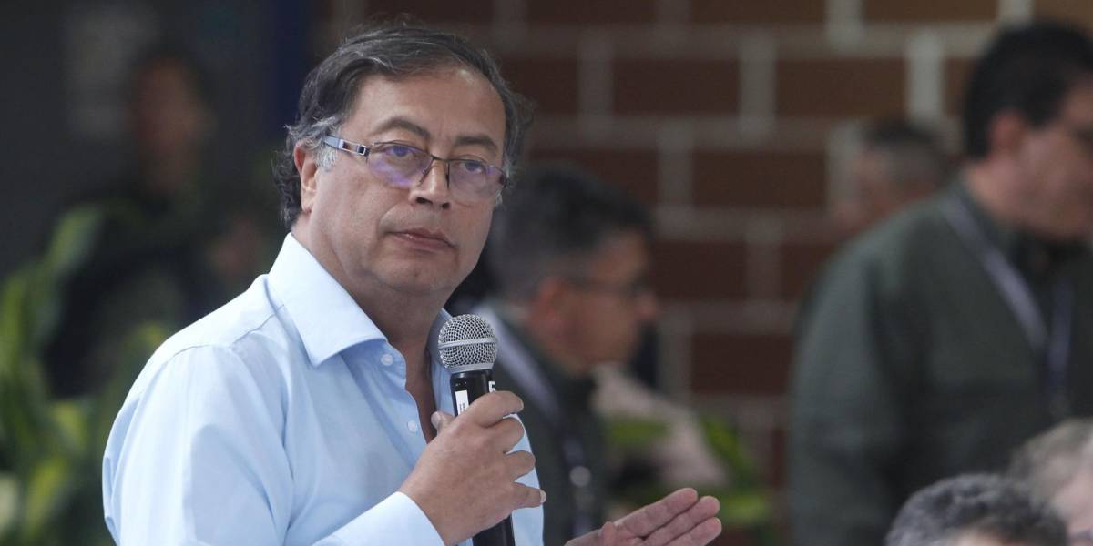 El presidente de Colombia anuncia que subirá el costo de la gasolina