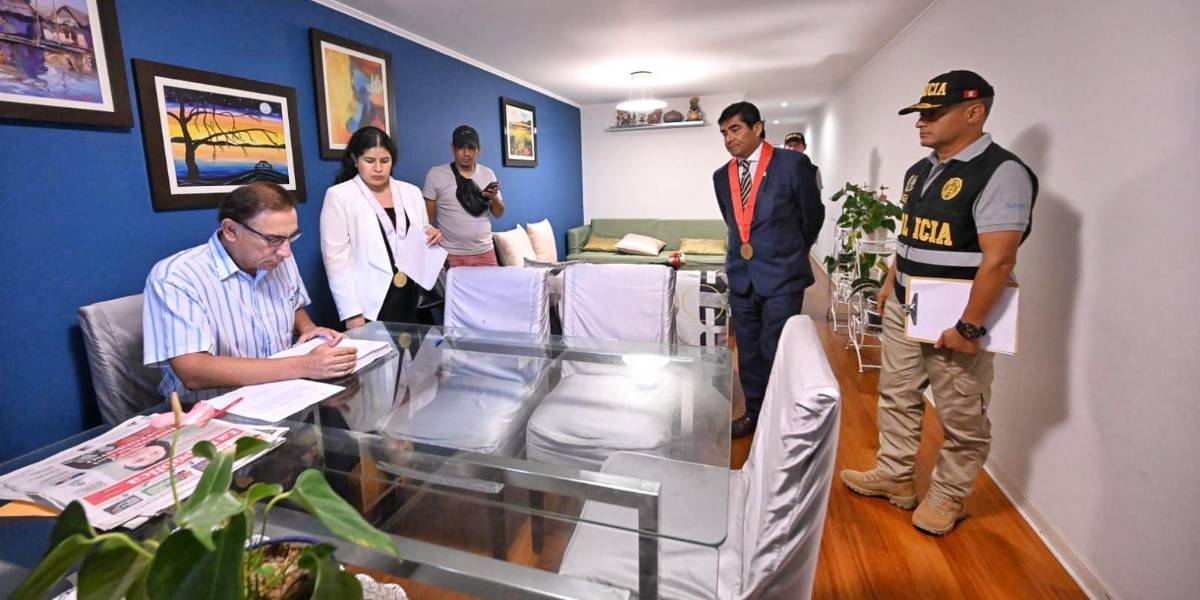 La Fiscalía de Perú allana la vivienda del expresidente Martín Vizcarra