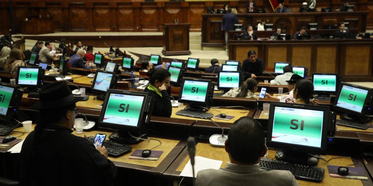 Asamblea: la reforma a la ley de extinción de universidades cerradas se publicará en registro oficial