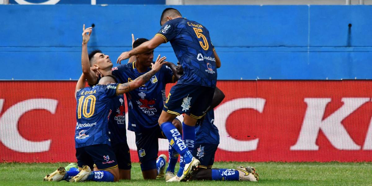 Delfín SC vence a Aucas en un partido polémico de César Farías