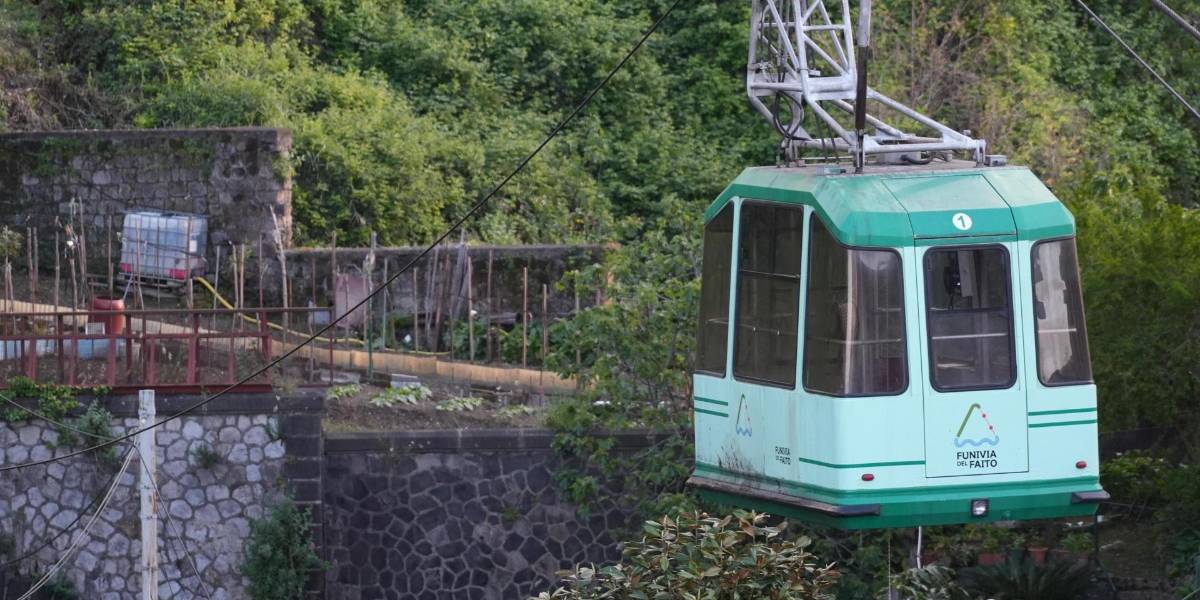 Tres fallecidos y una persona desaparecida tras descolgarse la cabina de un teleférico en Italia