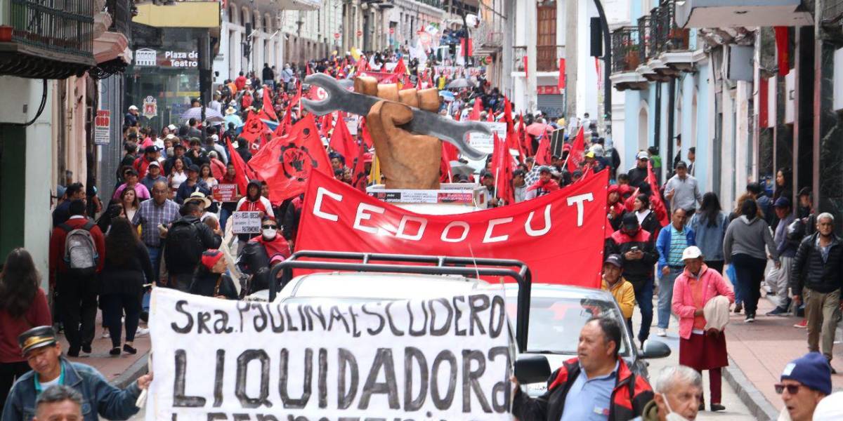 Los trabajadores protestan contra el Gobierno de Lasso y exigen seguridad
