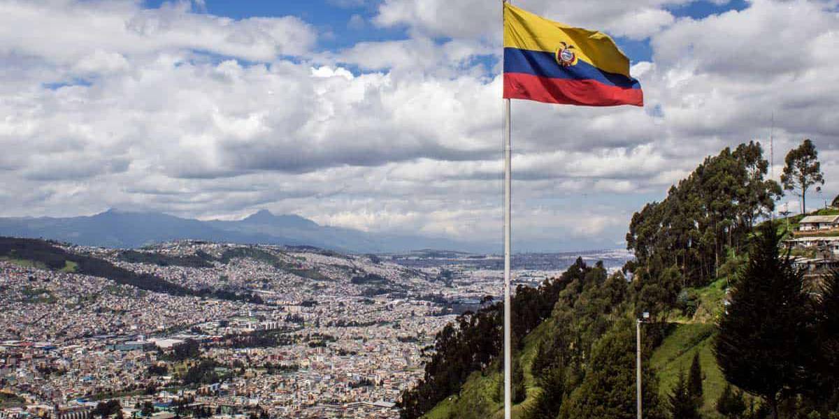 Ecuador celebra el Día de la Bandera Nacional