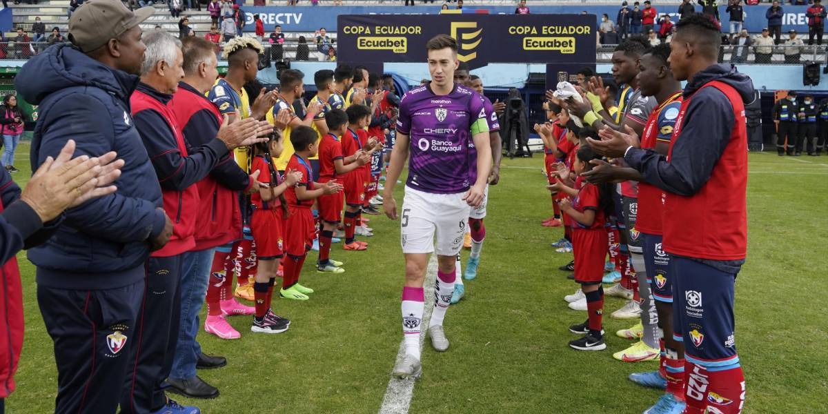 Gran gesto de El Nacional a IDV por ganar la Copa Sudamericana