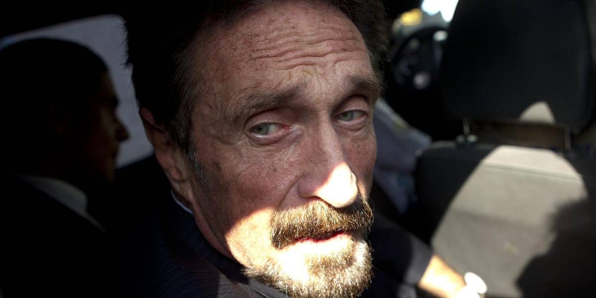 Hallan muerto a John McAfee en su celda de una prisión en Barcelona