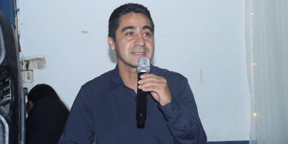 Miles de personas acudieron al velorio del alcalde de Arenillas, Eber Ponce, este 13 de enero