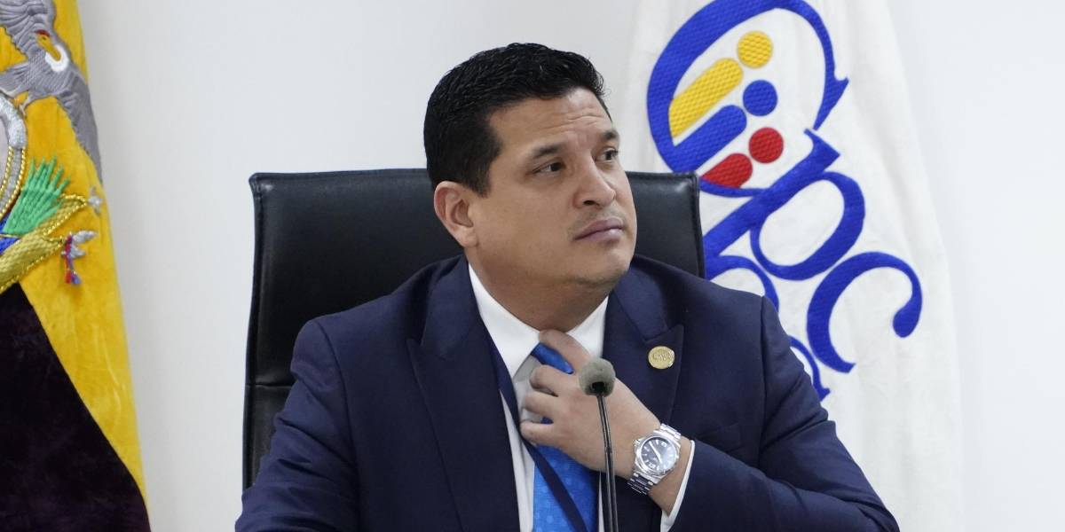 Alembert Vera retrocede en su intención de revisar las decisiones del CPCCS-Transitorio