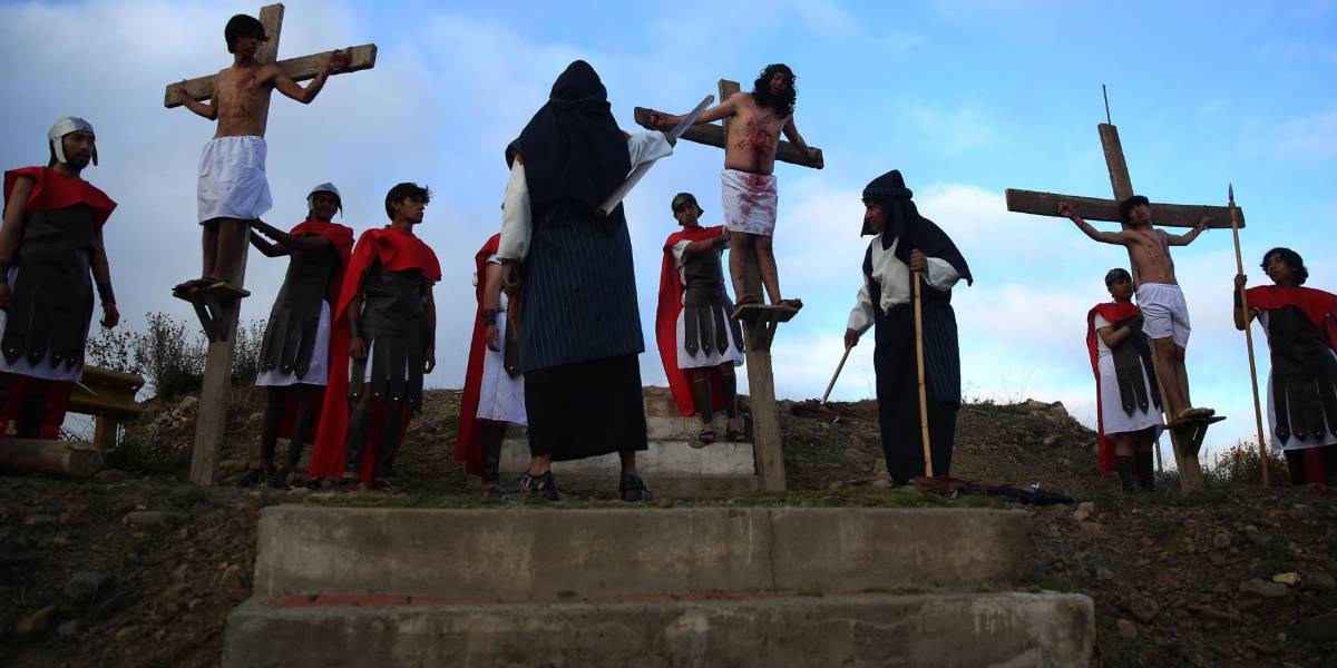 Cristianos de todo el mundo participan en los actos del Viernes Santo