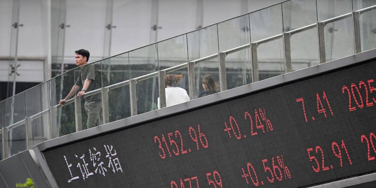 China responde a EE. UU. con aranceles de 84 % a los productos estadounidenses