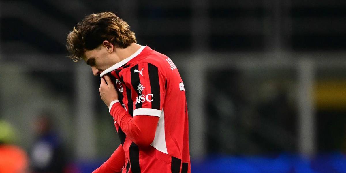 El AC Milan quedó eliminado de la Champions League, tras perder en playoffs contra el Feyenoord