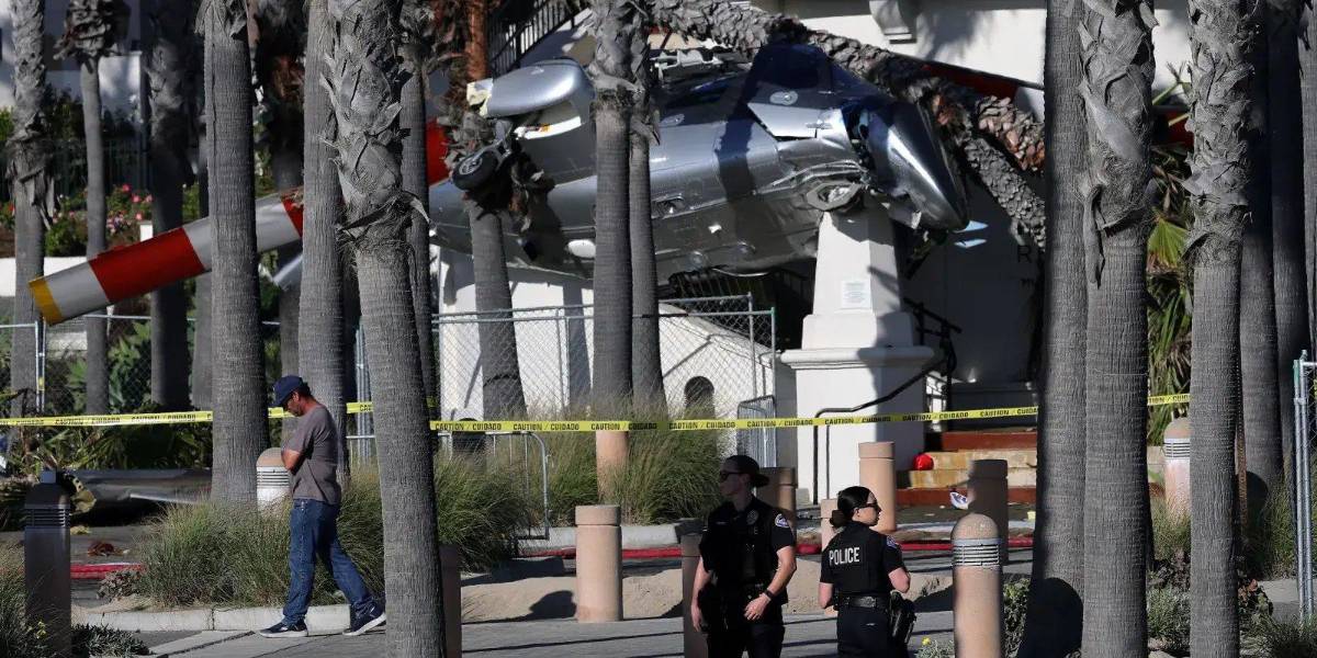 Cinco heridos luego de que un helicóptero perdiera el control y se estrellara contra unas palmeras al sur de California, EE. UU
